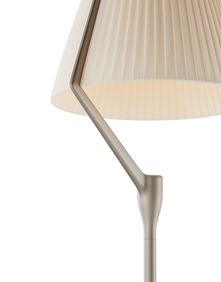 Angelo Stone Tavolo Champagne | Lampade tavolo | Kartell