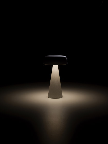 Fade | Table Lamp | Tischleuchten | PLUST