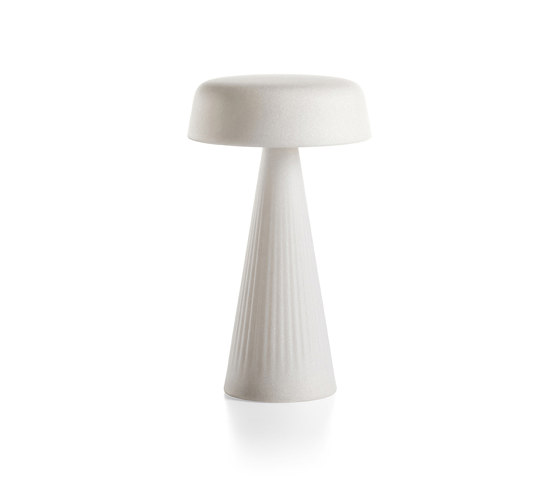 Fade | Table Lamp | Luminaires de table | PLUST