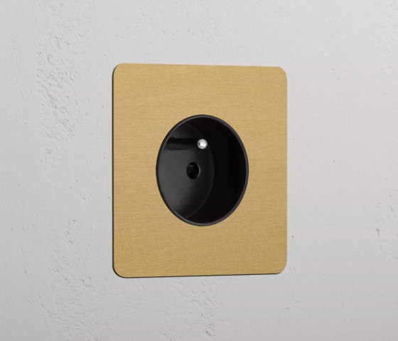 Single French Power Socket Round | Sockets | Corston Architectural Detail