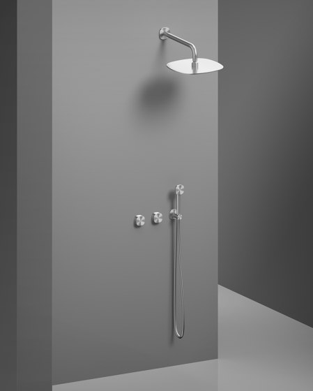 Super | Shower head with anti-limescale nozzles, non-inspectable | Shower controls | Quadrodesign