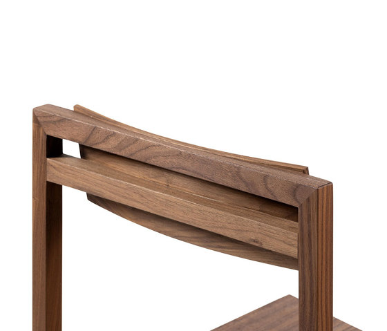 Haus Chair Walnut | Chairs | Kluskens Meubelcreaties