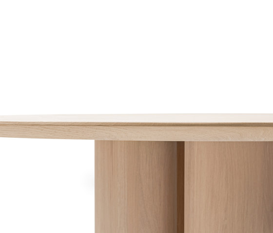 Jumbo Oak | Dining tables | Kluskens Meubelcreaties