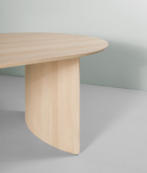 New Phoenix | Dining tables | Kluskens Meubelcreaties