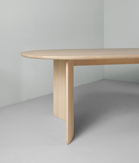 New Phoenix | Dining tables | Kluskens Meubelcreaties