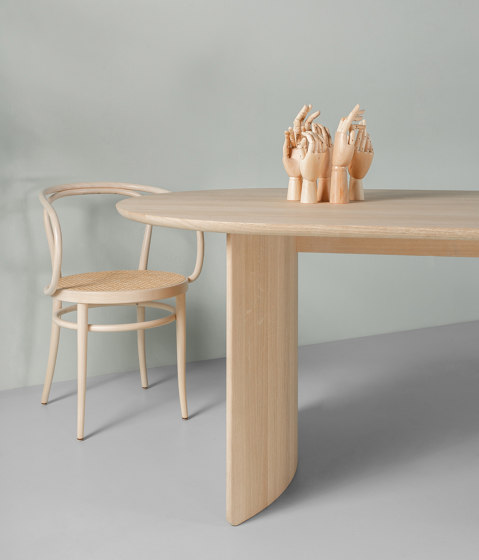 New Phoenix | Dining tables | Kluskens Meubelcreaties