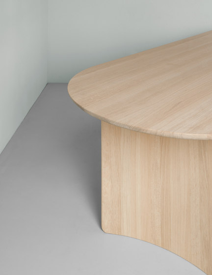 New Phoenix | Dining tables | Kluskens Meubelcreaties