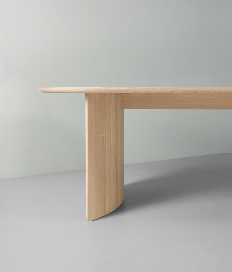 New Phoenix | Dining tables | Kluskens Meubelcreaties