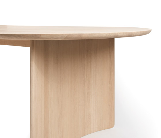 New Phoenix | Dining tables | Kluskens Meubelcreaties