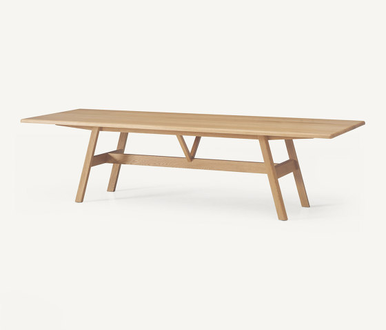 Kant Tables | Dining tables | BassamFellows