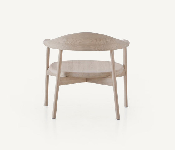 Pebble Lounge Armchair | Sessel | BassamFellows