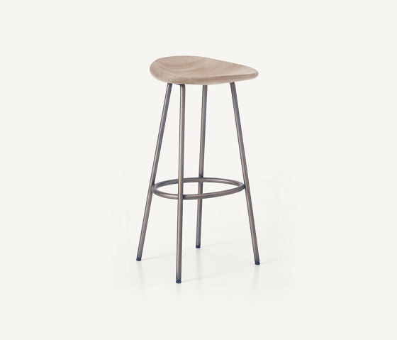 Pebble Stools | Barhocker | BassamFellows