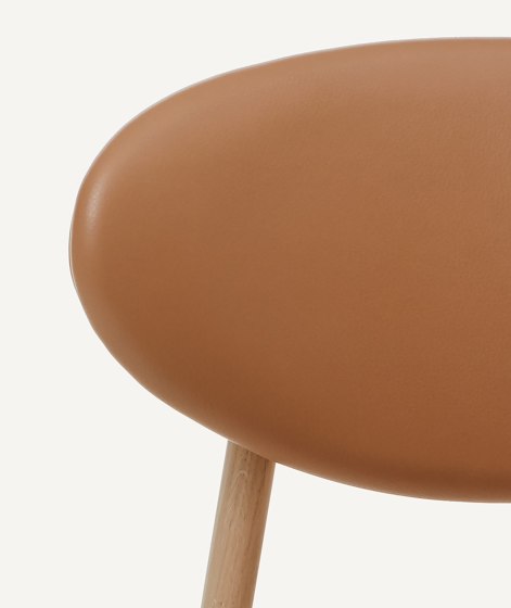 Ovoid Chair | Sillas | BassamFellows