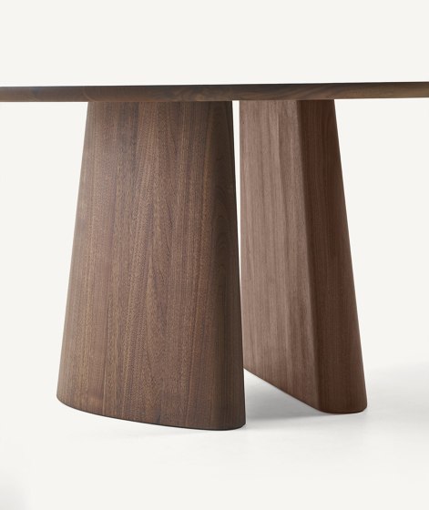 Bi-Ped Tables | Couchtische | BassamFellows