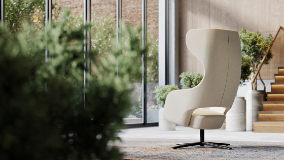 Sandie Lounge Chair | Sessel | Narbutas