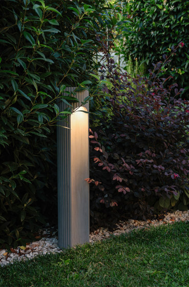 STELE bollard outdoor lighting BETALY® | Bolardos de luz | 9010 Novantadieci