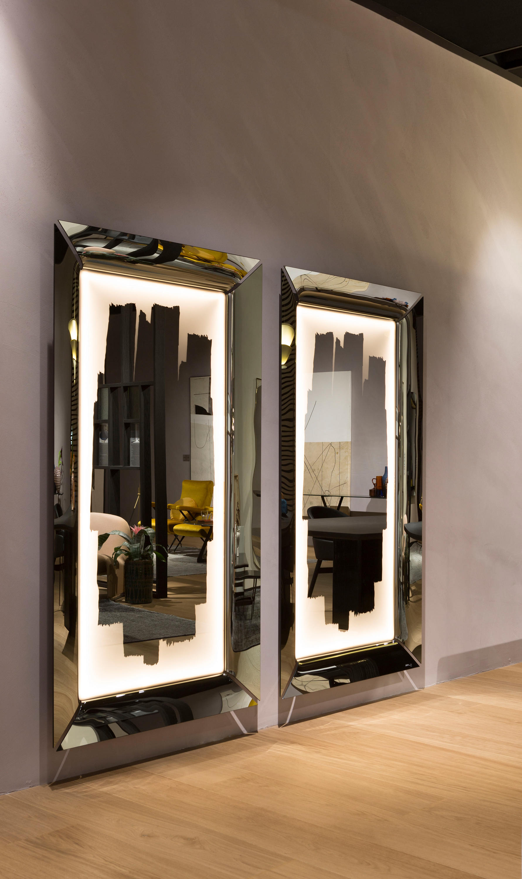 Espejo de pared Caadre de Fiam. Espejos del diseñador Philippe Starck.