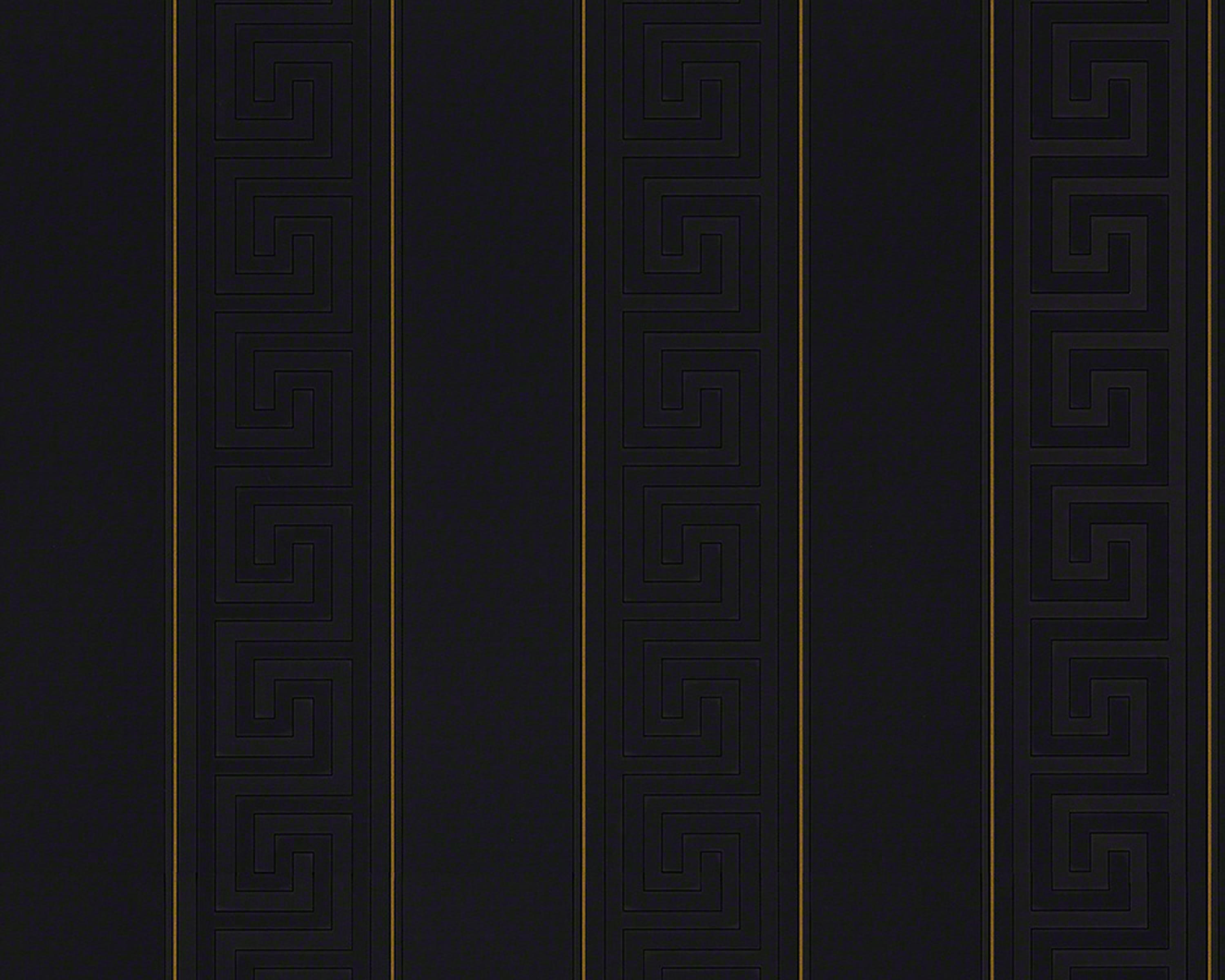 Versace wallpaper  A touch of haute couture for your home