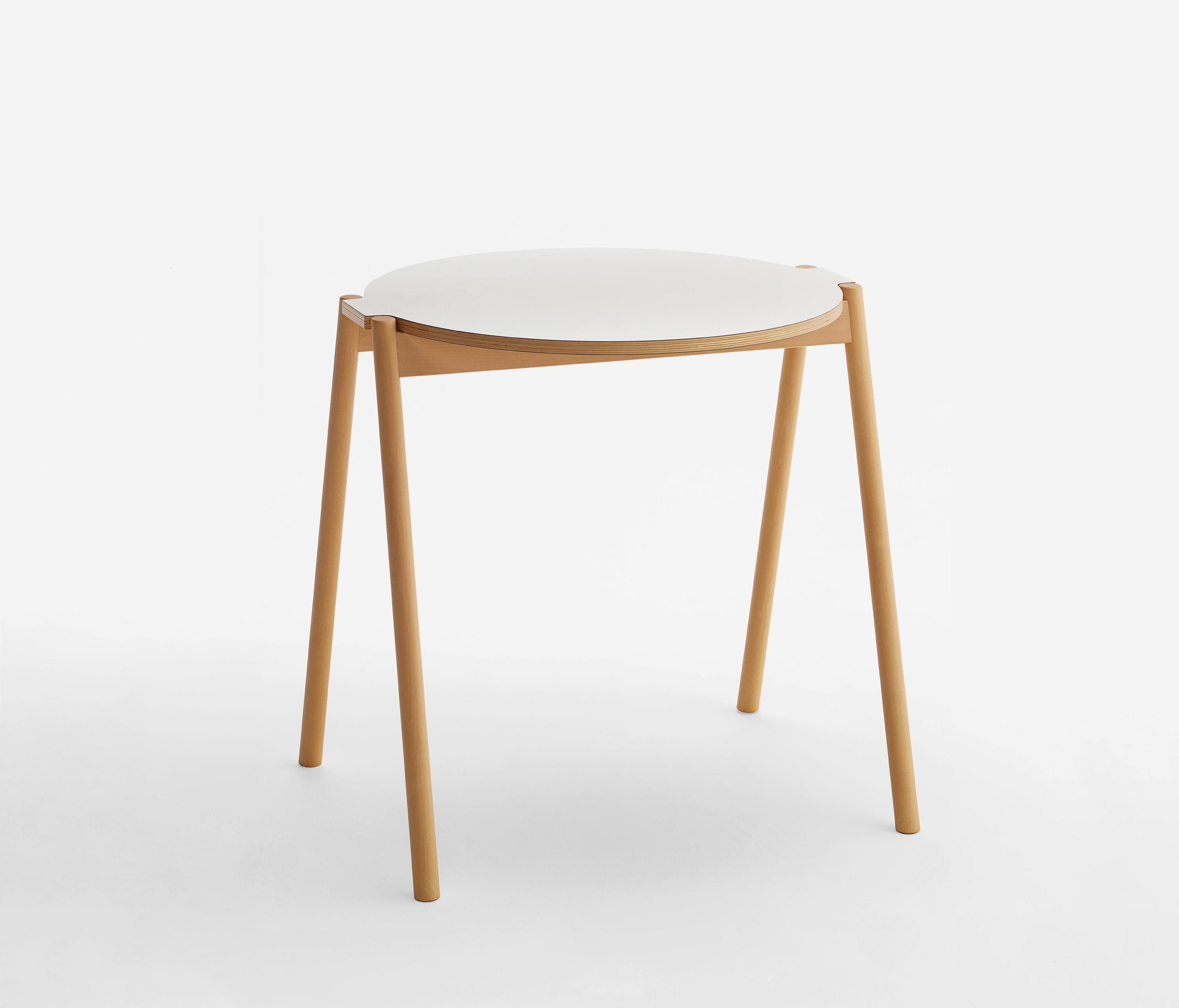 Tipi Stackable Table 9.40.A/I.T | Architonic