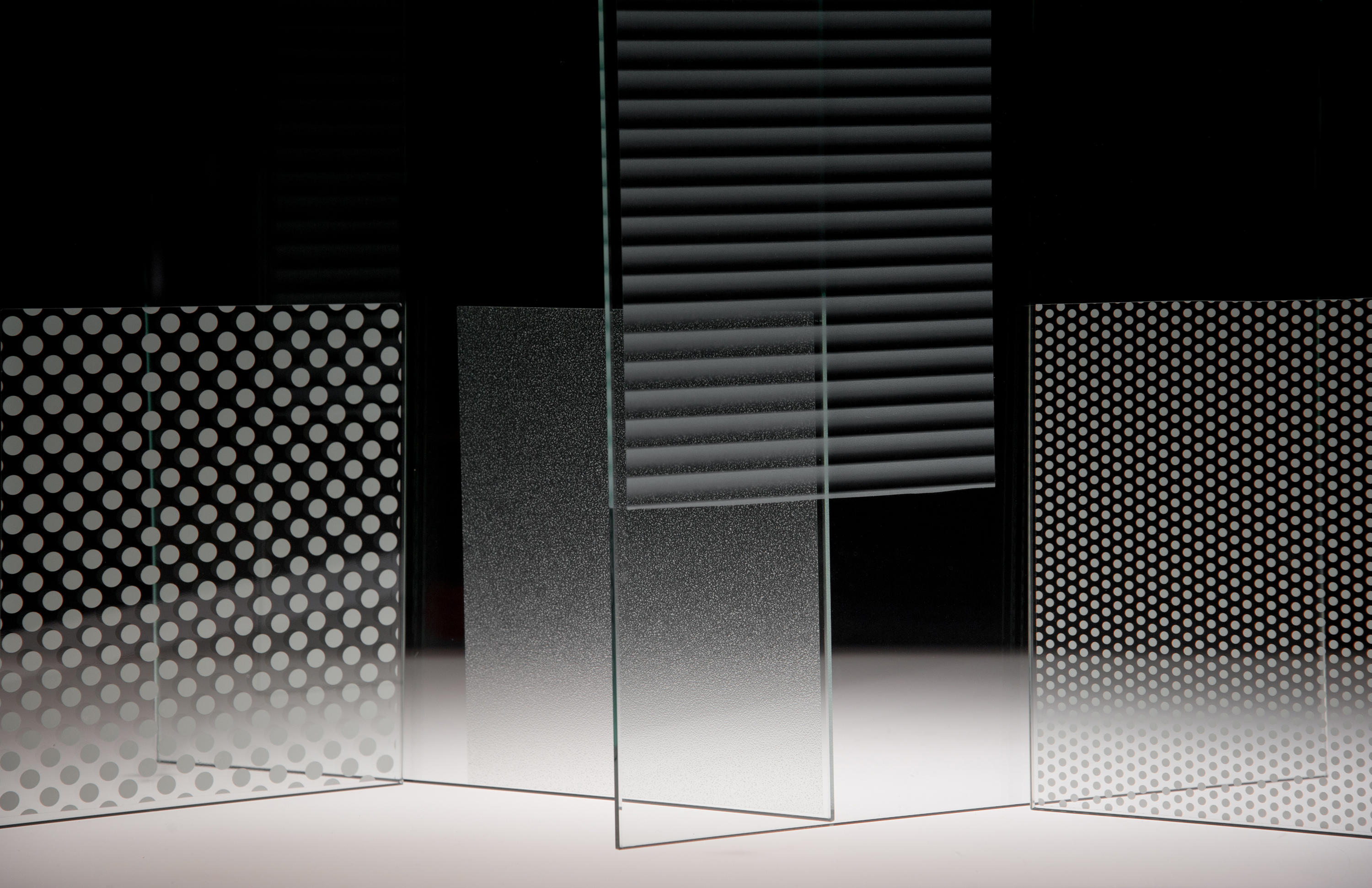 3M™ Decorative Polyester Glass Film (1.52 m x 61.5 m) | Architonic