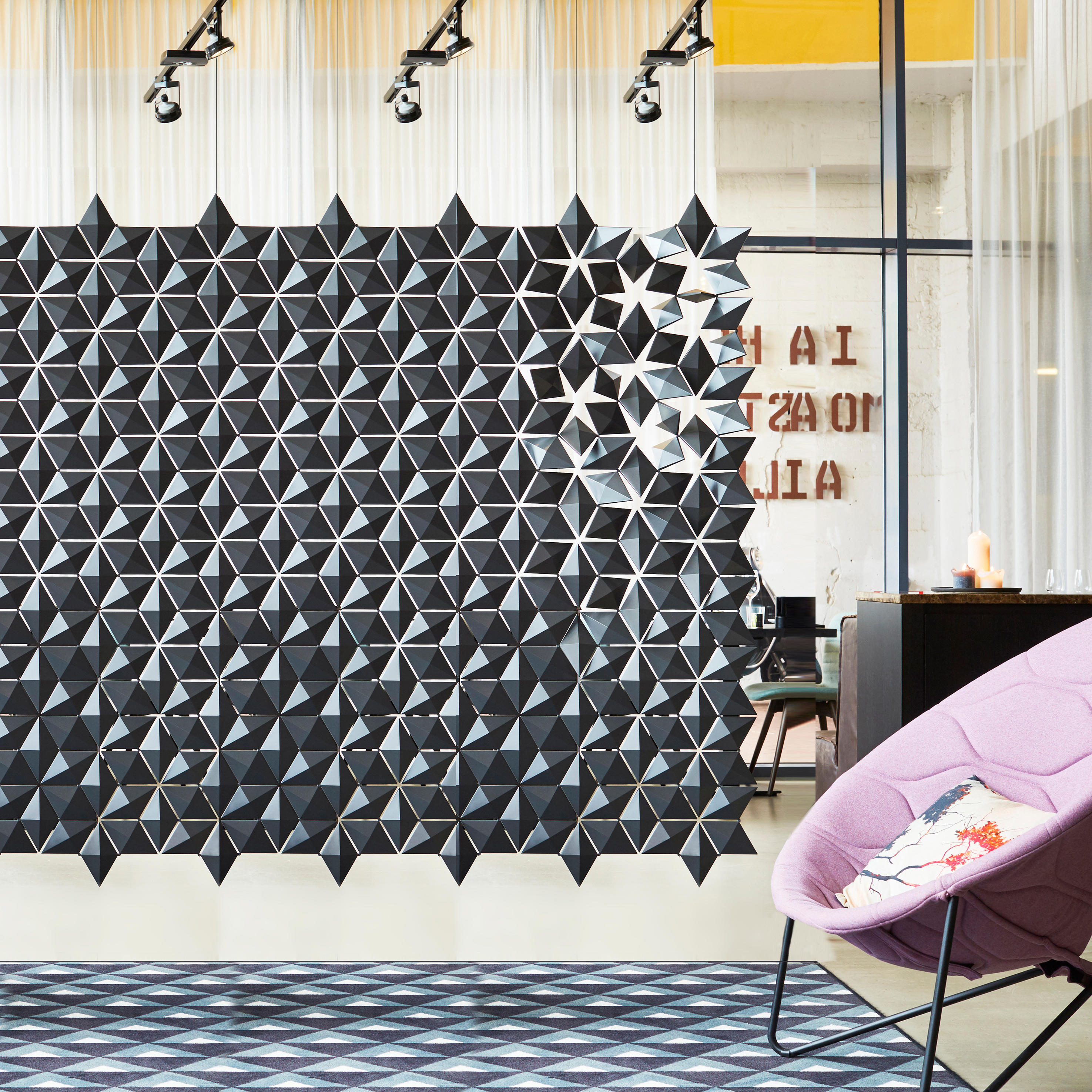 Facet hanging room divider 306 x 197cm in Graphite | Architonic