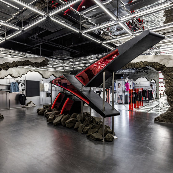 Tread lightly: shoe stores with brand-focused lighting concepts | News | Architonic