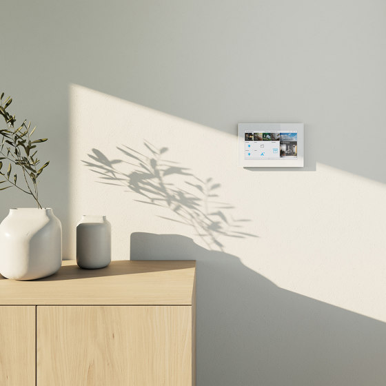 The latest smart solutions from Busch-Jaeger for secure living | News | Architonic