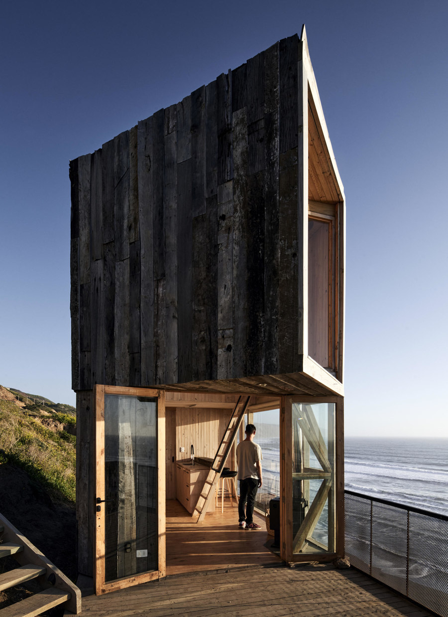Cliffhangers: homes that hang on in there | Novità