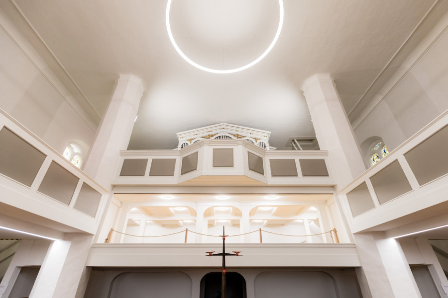 Illuminazione moderna della chiesa | Architettura