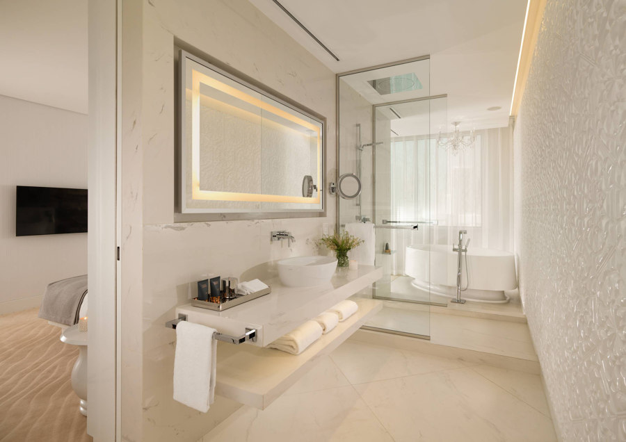 From hotels to concert halls: 8 distinctive projects with original bathrooms | Novità