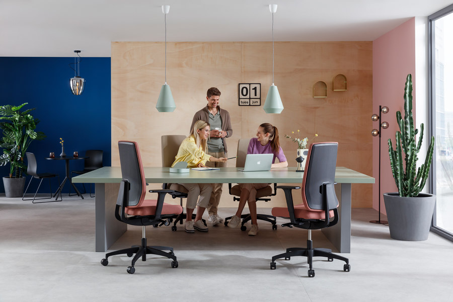 Dauphin's new office chair Indeed encourages correct sitting in the workplace | Nouveautés