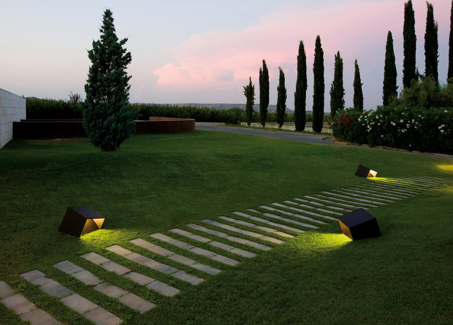 Luminous design pieces: how to artistically light a garden | News