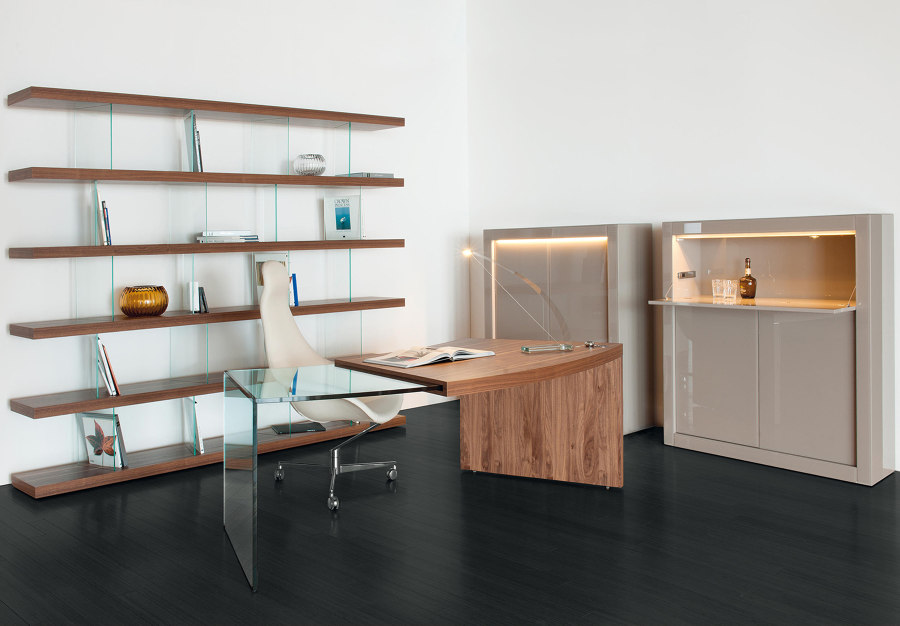 Home office desks: 10 examples for a professional and personal workspace | Novità
