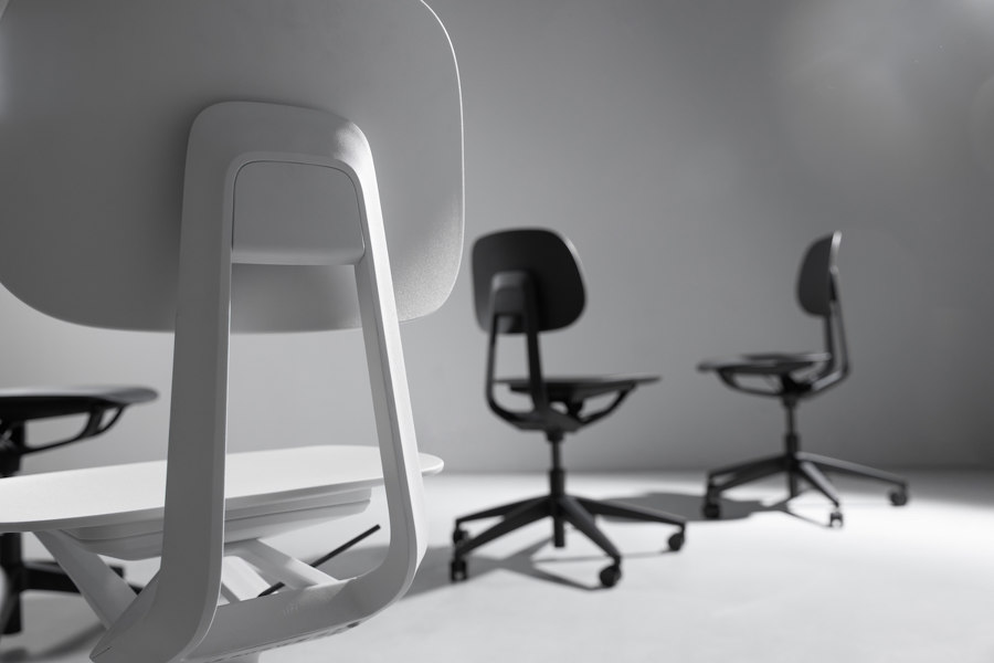 Striking the right balance: new chairs by Wagner | Novità