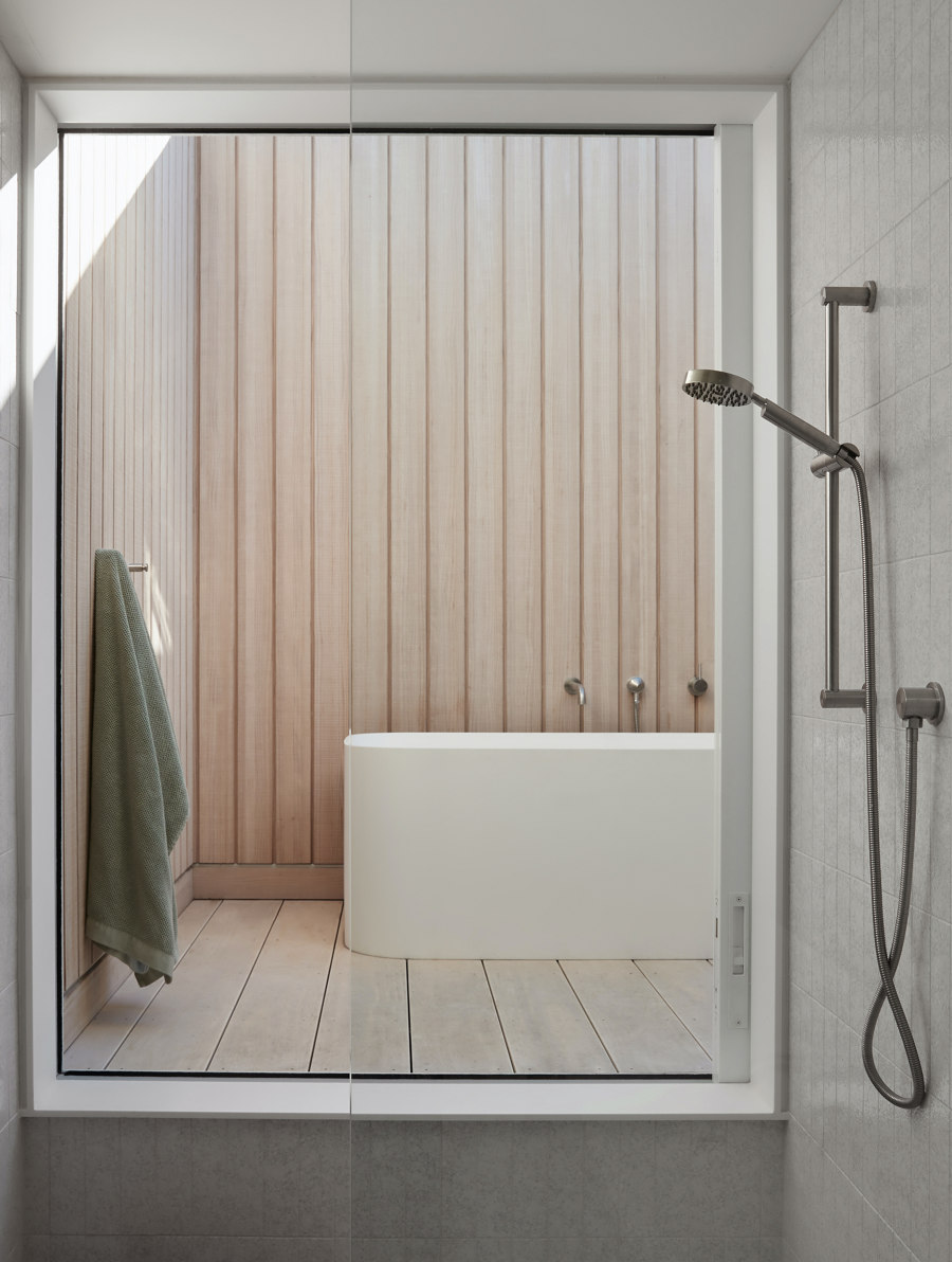 Fresh outdoor-inspired bathroom experiences that soak the soul in nature | Nouveautés