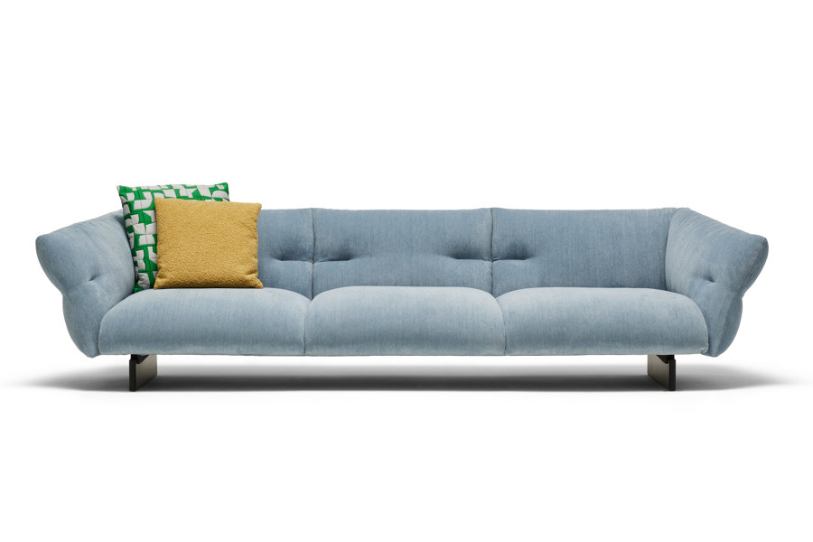 Working towards a greener future with Cassina's Moncloud sofa | Novità