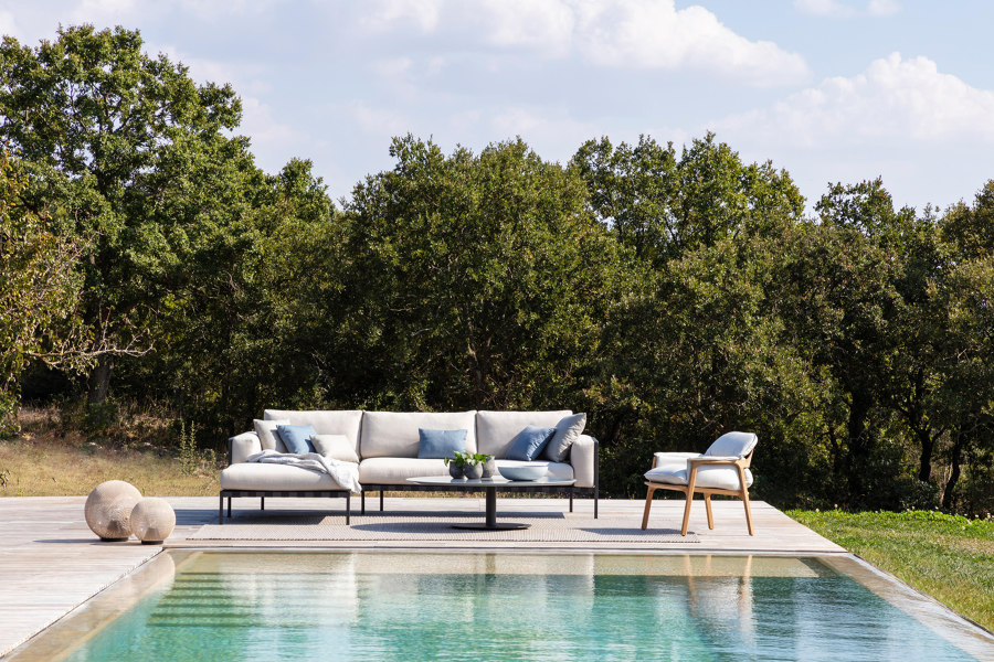 ’tis the Season: outdoor seating that keeps its place – and its looks – all year long | Novità