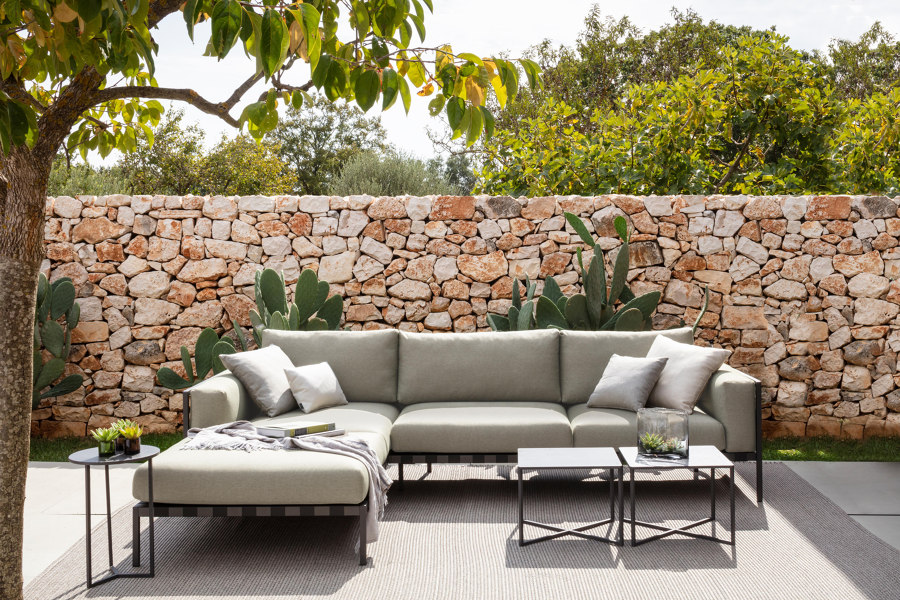’tis the Season: outdoor seating that keeps its place – and its looks – all year long | Novità