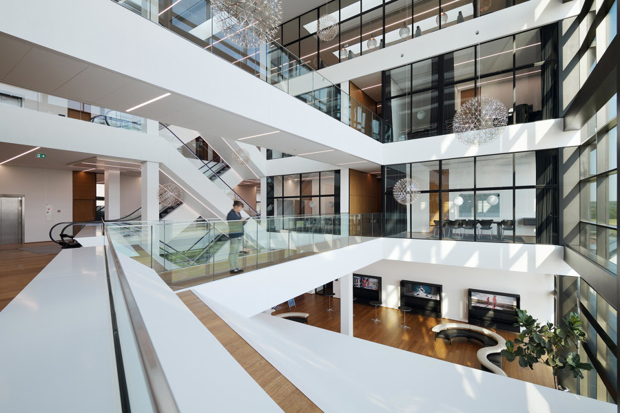 Top ten: curated offices with light-giving atriums | Novedades