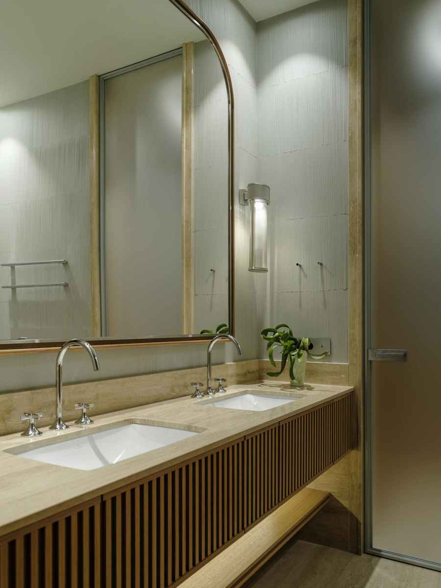 Top ten: curated bathrooms with wood surfaces | Nouveautés