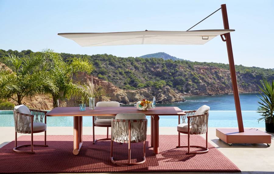 An outdoor dining duo completes Cassina’s playful Trampoline collection | Novedades