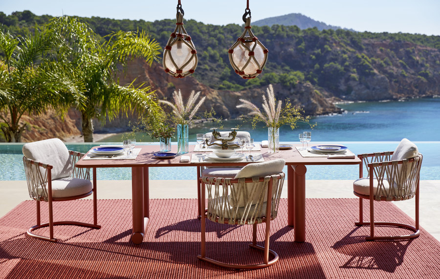 An outdoor dining duo completes Cassina’s playful Trampoline collection | Novedades