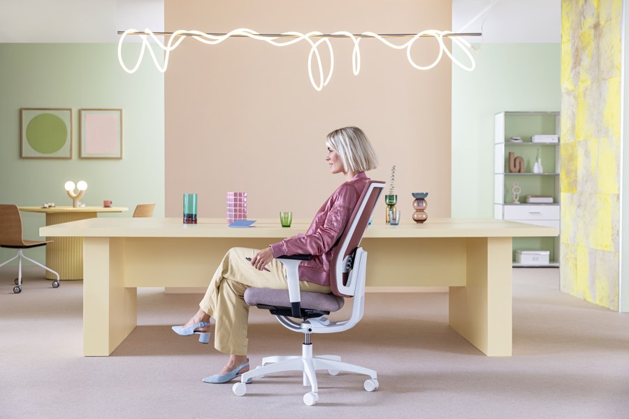 It's Automatic: Dauphin unveils the flexible office chair Indeed automatic | Nouveautés