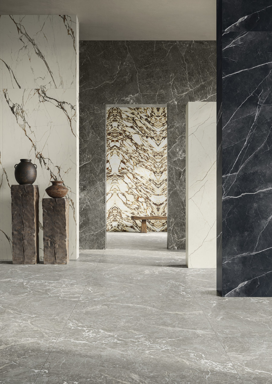 Low-relief veining effects define Casalgrande Padana’s new Marmora tiles | Novità