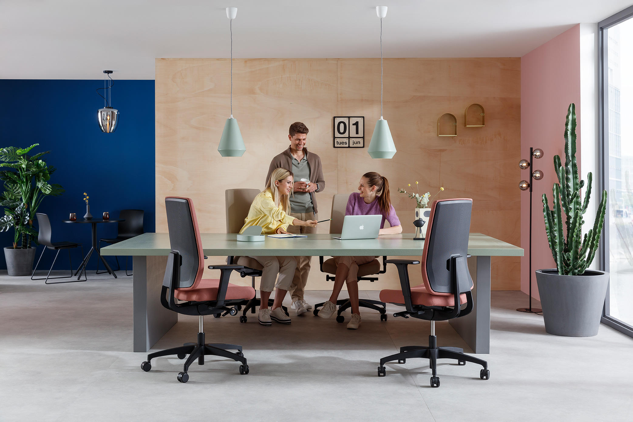 Dauphin's new office chair Indeed encourages correct sitting in the  workplace