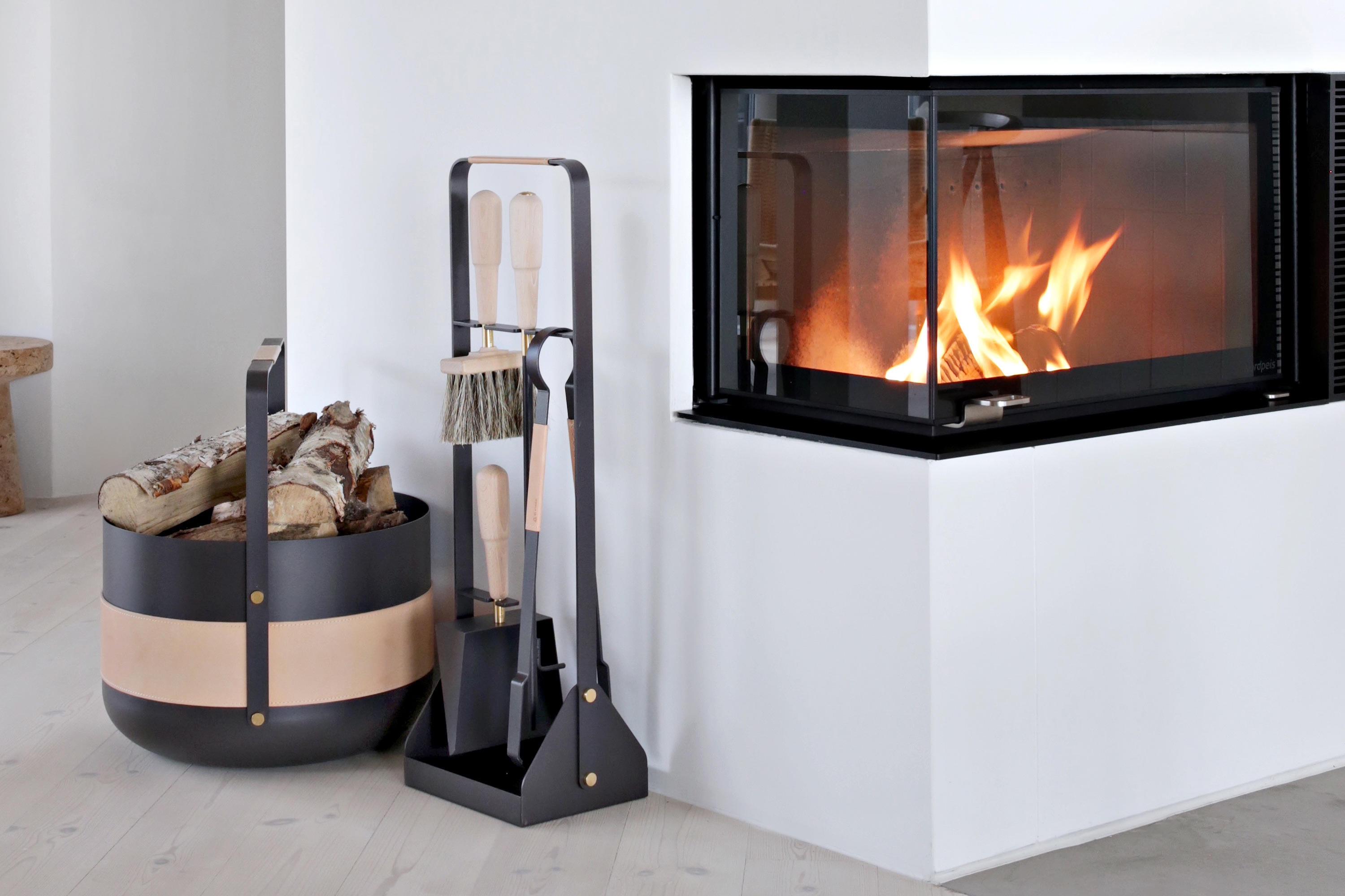 Eldvarm's ultimate fireplace accessories