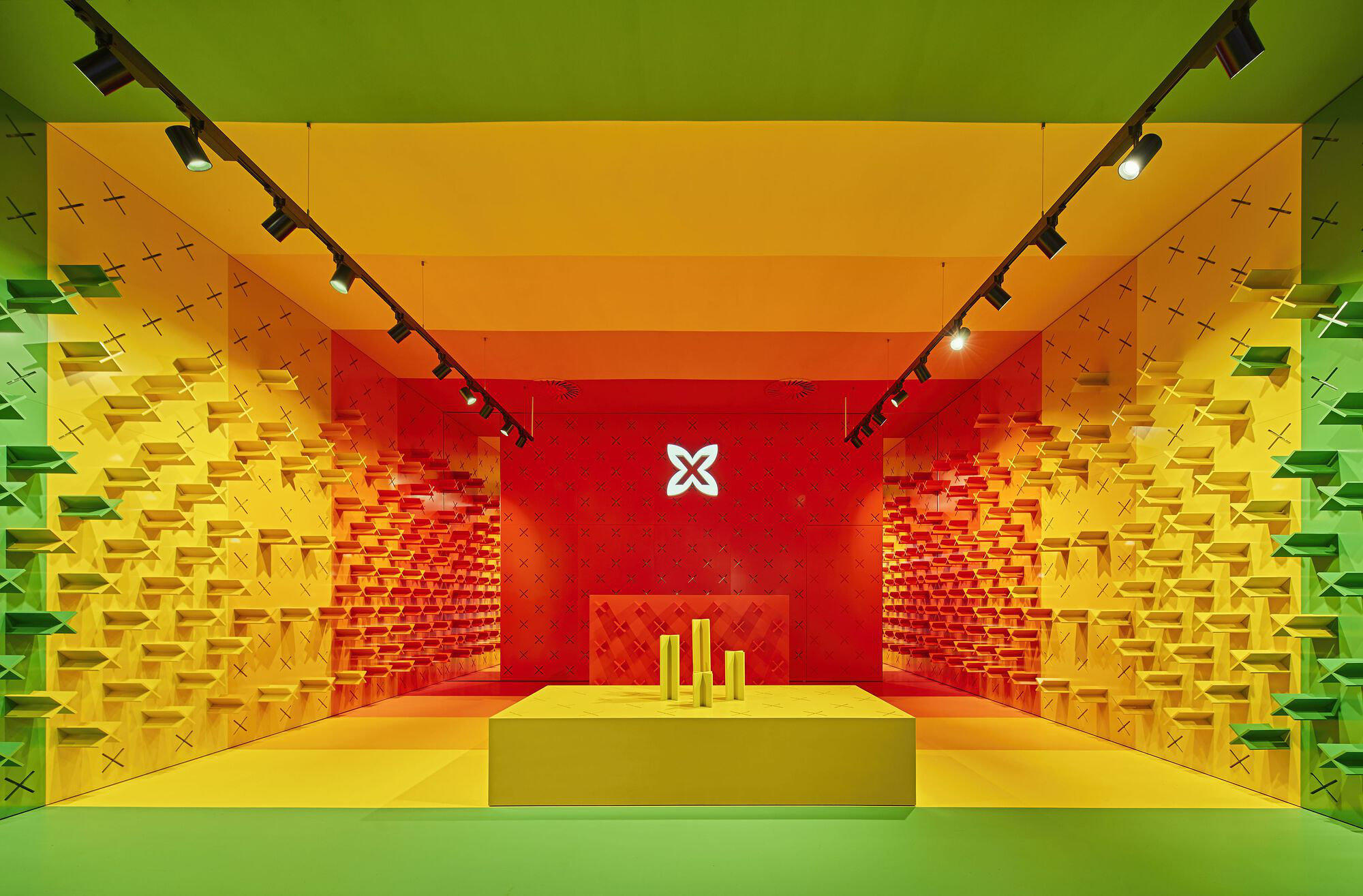 Gallery of Reebok Flagship Store / NiiiZ Design Lab - 3